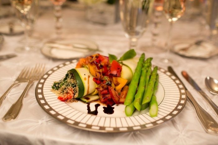 Оформление блюд на вегетарианской свадьбе